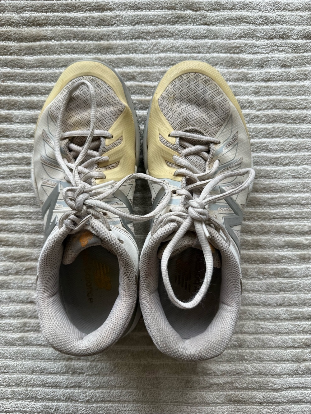 New Balance Tennis Sneakers USED DISCOLORED